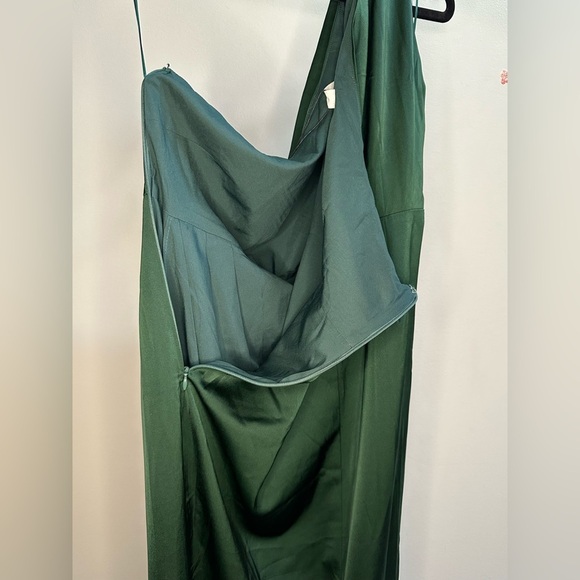 NEW Showpo Felt So Happy Midi One Shoulder Dress Emerald Green 10 Formal Wedding - Picture 6 of 10